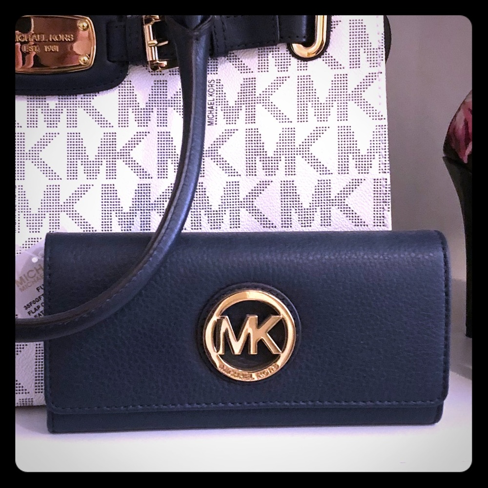 NWT Michael Kors wallet
